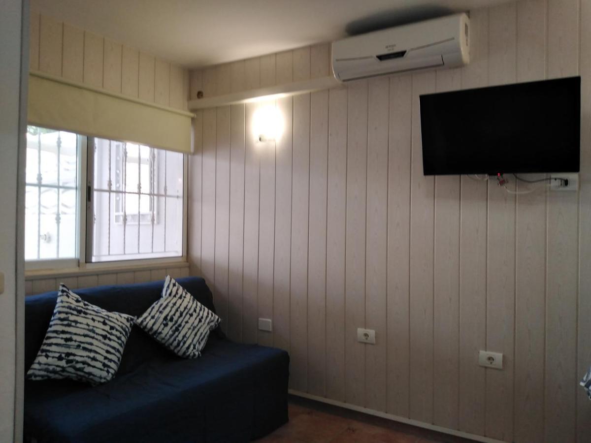 House Lilu - Luminoso Monolocale Apartman Arona  Kültér fotó